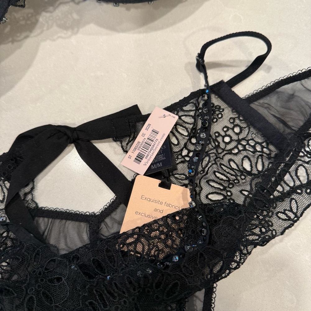 Victoria's Secret Designer Swarovski Crystal Black Lace Bra & Panty Set - Picture 9 of 15